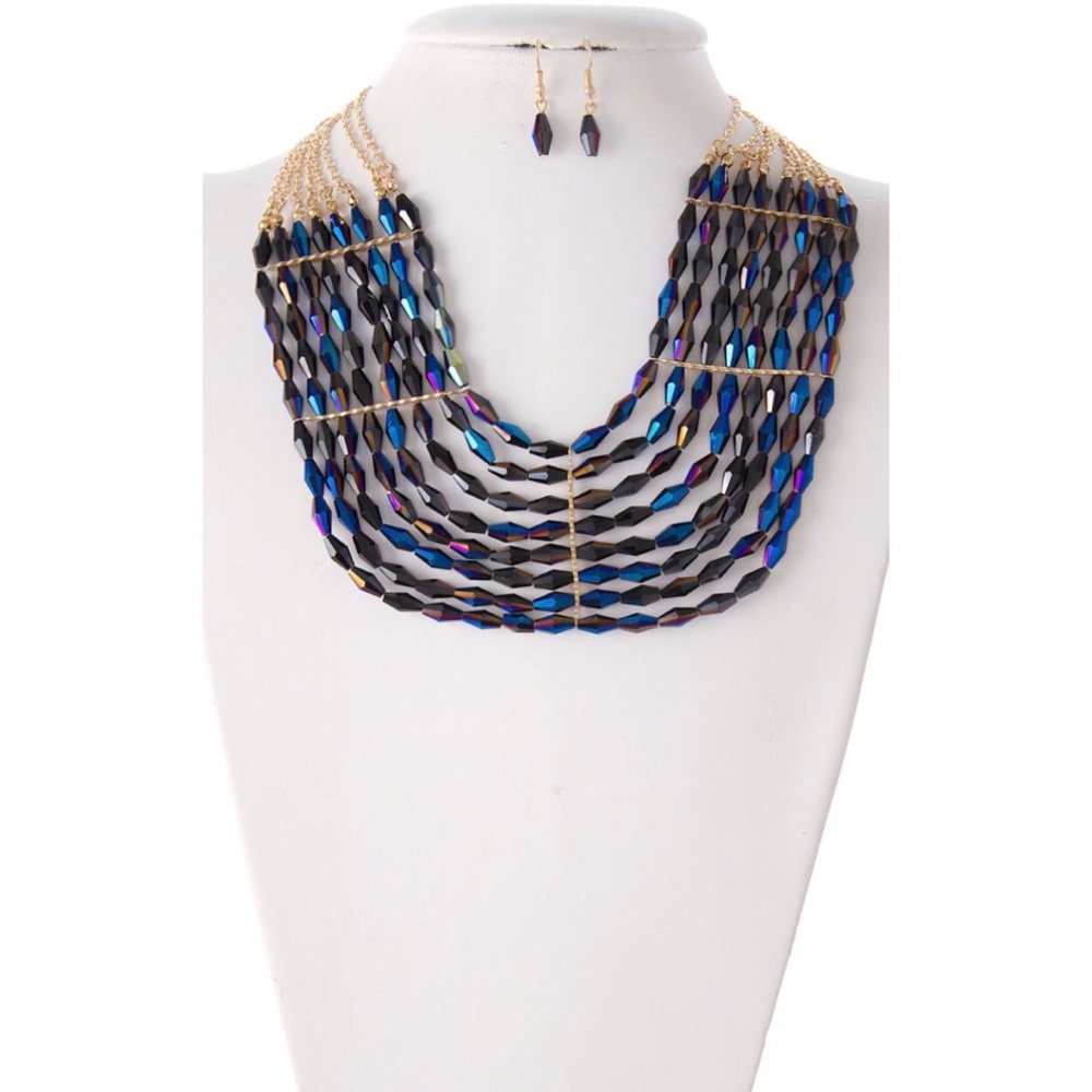 TRANSCLUCENT STATEMENT NECKLACE
